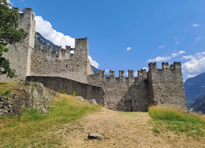 Castello Nuovo o Visconteo (XIV Secolo), Italy